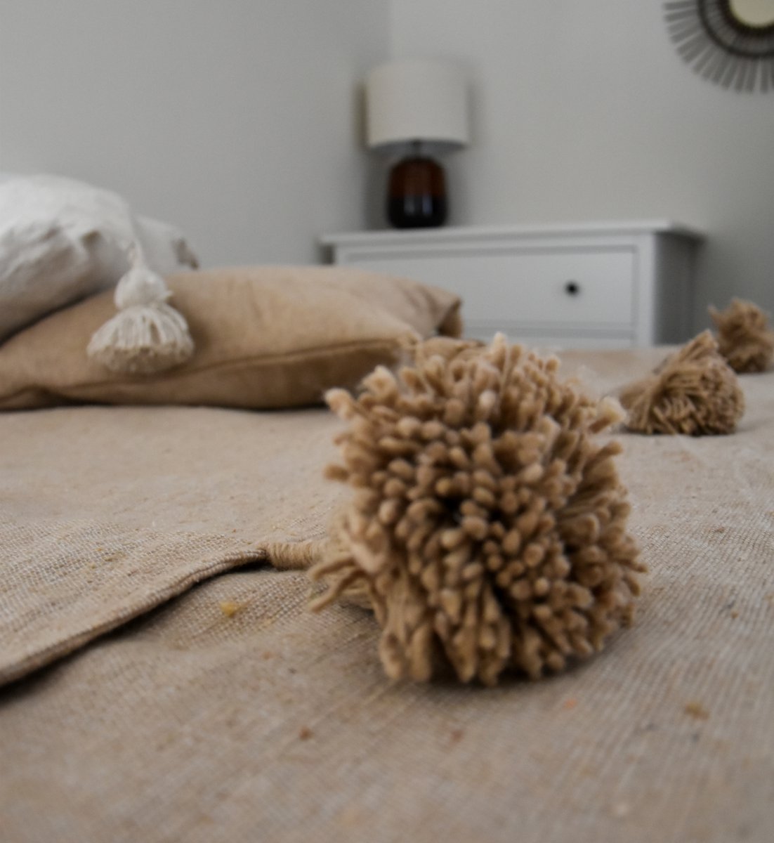 Moroccan wool Mocca Pom Pom Blanket + 2 Cushion covers - Image 2